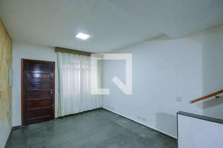 Sala de casa para alugar com 3 quartos, 120m² em Jardim Cristal, São Paulo