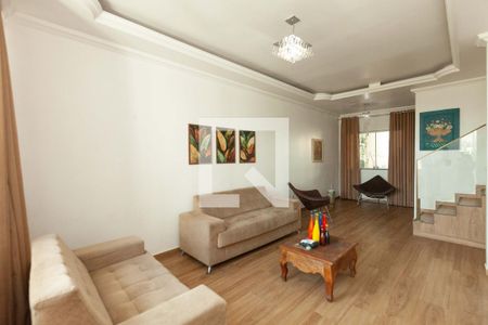 Casa à venda com 3 quartos, 240m² em Eldorado, Contagem
