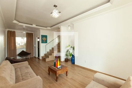 Casa à venda com 3 quartos, 240m² em Eldorado, Contagem