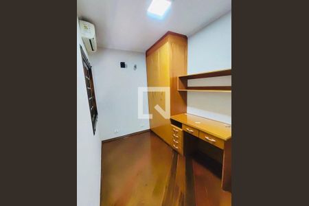 Casa à venda com 3 quartos, 202m² em Vila Floresta, Santo André