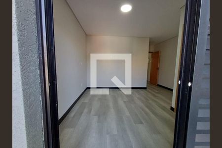 Casa à venda com 4 quartos, 230m² em Vila Carrão, São Paulo