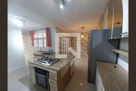Casa à venda com 3 quartos, 172m² em Vila Suzana, São Paulo