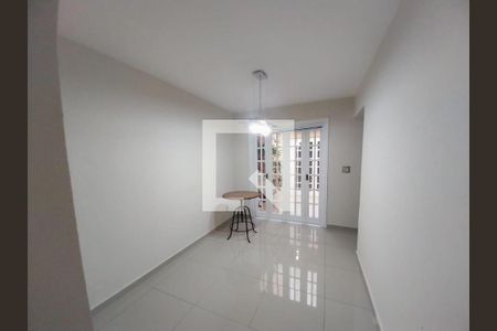 Casa à venda com 3 quartos, 172m² em Vila Suzana, São Paulo