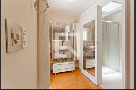 Casa à venda com 3 quartos, 172m² em Vila Suzana, São Paulo