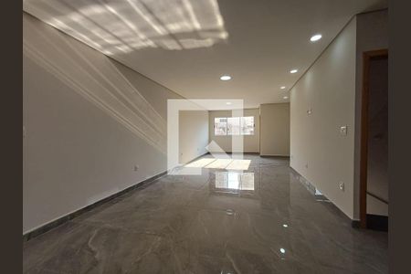 Casa à venda com 3 quartos, 224m² em Vila Carrão, São Paulo