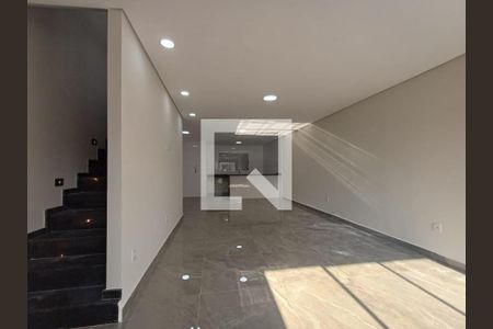Casa à venda com 3 quartos, 224m² em Vila Carrão, São Paulo