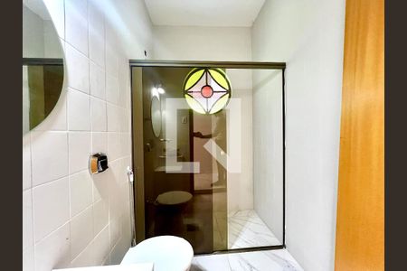 Banheiro Social de casa para alugar com 4 quartos, 490m² em Glória, Belo Horizonte