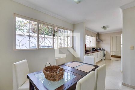 Casa à venda com 4 quartos, 215m² em Jardim Campo Grande, São Paulo