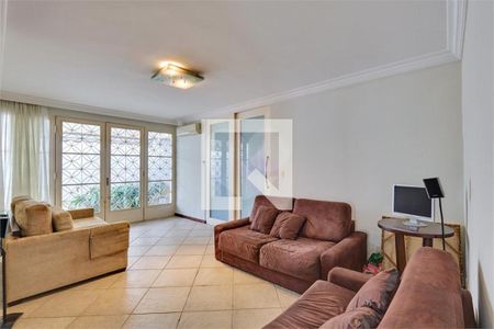 Casa à venda com 4 quartos, 215m² em Jardim Campo Grande, São Paulo