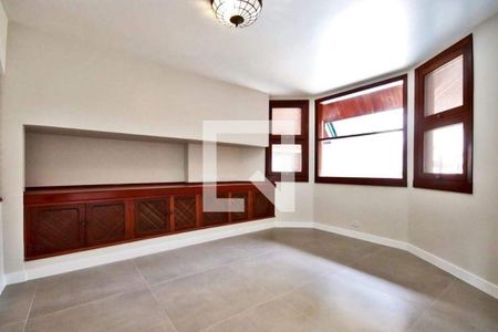 Casa à venda com 4 quartos, 575m² em Residencial Nove (Alphaville), Santana de Parnaíba