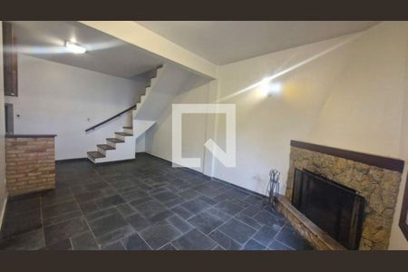 Casa à venda com 3 quartos, 221m² em Chácara Monte Alegre, São Paulo