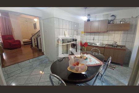 Cozinha de casa de condomínio à venda com 3 quartos, 100m² em Espírito Santo, Porto Alegre