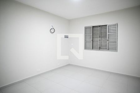 Quarto 1 de casa para alugar com 2 quartos, 52m² em Jardim Botucatu, São Paulo