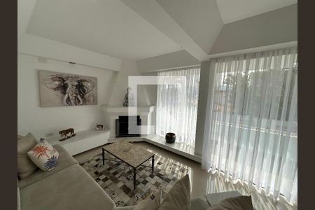 Sala de casa de condomínio para alugar com 4 quartos, 348m² em Residencial Tres (alphaville), Santana de Parnaíba