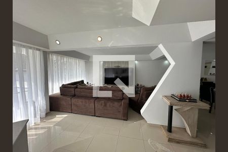 Sala de casa de condomínio para alugar com 4 quartos, 348m² em Residencial Tres (alphaville), Santana de Parnaíba