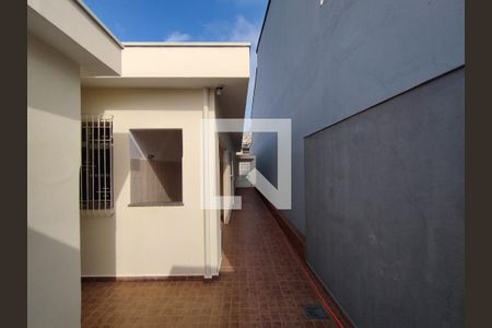 Quintal  de casa à venda com 2 quartos, 100m² em Vila Liviero, São Paulo