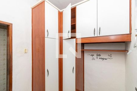 Quarto 2 de casa para alugar com 2 quartos, 112m² em Cordovil, Rio de Janeiro