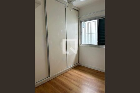 Casa à venda com 3 quartos, 164m² em Vila Paiva, São Paulo
