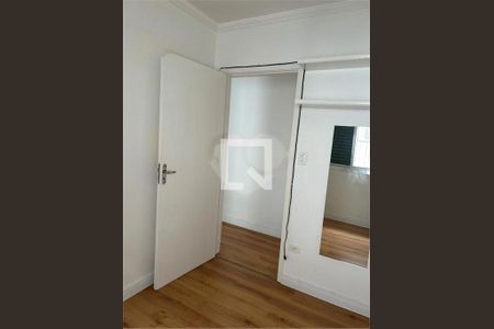 Casa à venda com 3 quartos, 164m² em Vila Paiva, São Paulo