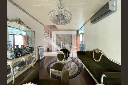 Sala de Estar de casa à venda com 4 quartos, 390m² em Vila Pirajussara, São Paulo