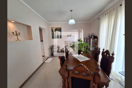 Casa à venda com 4 quartos, 143m² em Vila Romero, São Paulo