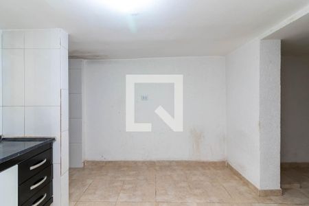 Sala e Cozinha de casa para alugar com 1 quarto, 30m² em Vila Romero, São Paulo