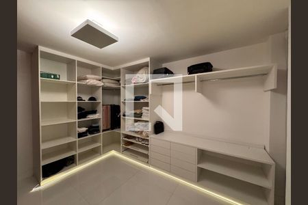 Suíte 1 - Closet de casa de condomínio para alugar com 4 quartos, 450m² em Recreio dos Bandeirantes, Rio de Janeiro