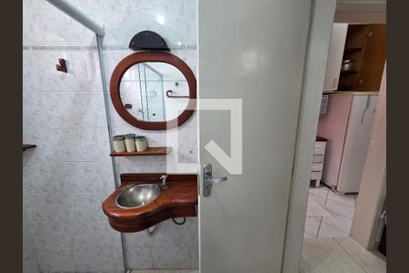 Banheiro de apartamento para alugar com 1 quarto, 60m² em Guilhermina, Praia Grande