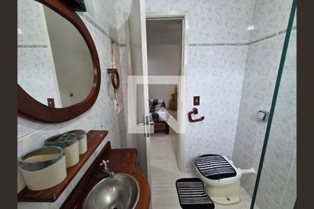 Banheiro de apartamento para alugar com 1 quarto, 60m² em Guilhermina, Praia Grande
