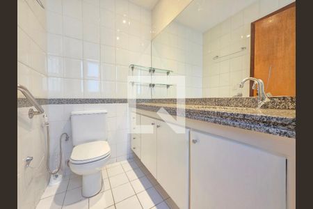 Banheiro da Suíte de apartamento à venda com 3 quartos, 110m² em Funcionários, Belo Horizonte