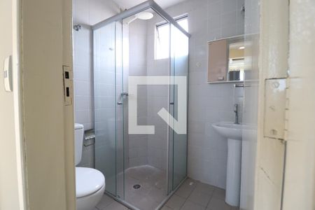 Banheiro Social de apartamento para alugar com 2 quartos, 46m² em Osvaldo Rezende, Uberlândia