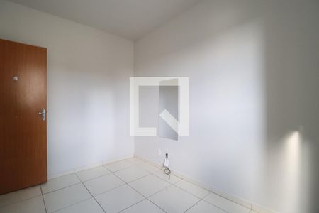 Quarto 1 de apartamento para alugar com 2 quartos, 45m² em Laranjeiras, Uberlândia