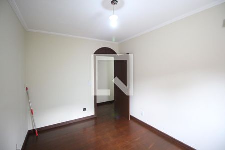 Quarto 2 de apartamento para alugar com 3 quartos, 80m² em Jardim Itu, Porto Alegre
