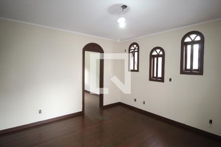 Apartamento para alugar com 3 quartos, 80m² em Jardim Itu, Porto Alegre