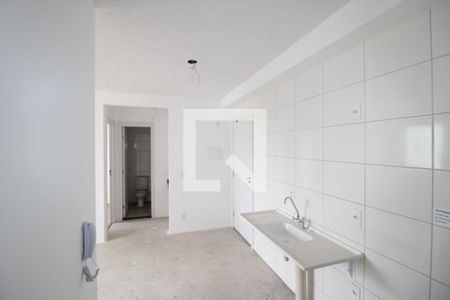 Sala / Cozinha de apartamento para alugar com 2 quartos, 56m² em Vila Carmosina, São Paulo