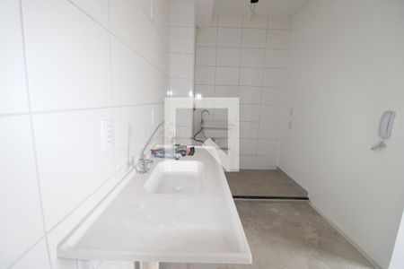 Sala / Cozinha de apartamento para alugar com 2 quartos, 56m² em Vila Carmosina, São Paulo