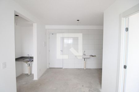 Sala / Cozinha de apartamento para alugar com 2 quartos, 56m² em Vila Carmosina, São Paulo