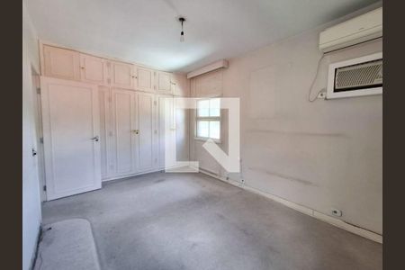 Casa à venda com 4 quartos, 350m² em Bela Aliança, São Paulo