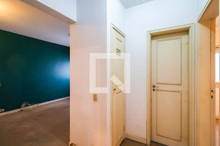 Corredor de apartamento à venda com 4 quartos, 208m² em Jardim Morumbi, São Paulo