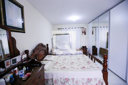 Quarto 1 de casa para alugar com 3 quartos, 230m² em Jardim Santa Lucrecia, São Paulo