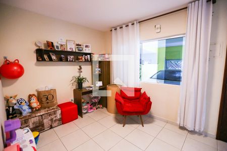 Sala de casa para alugar com 3 quartos, 230m² em Jardim Santa Lucrecia, São Paulo