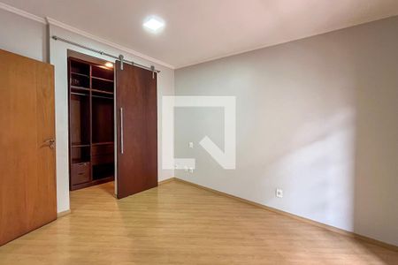 Suite de casa de condomínio para alugar com 3 quartos, 232m² em Sacoma, São Paulo