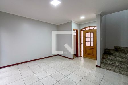 Sala de casa de condomínio para alugar com 3 quartos, 232m² em Sacoma, São Paulo