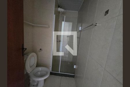 Banheiro de casa de condomínio para alugar com 2 quartos, 85m² em Guaratiba, Rio de Janeiro