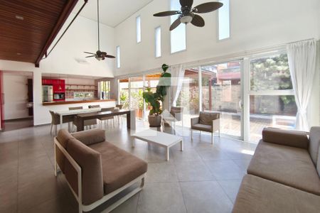 Sala de casa de condomínio para alugar com 3 quartos, 300m² em Swiss Park, Campinas
