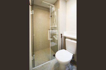 Banheiro de kitnet/studio para alugar com 1 quarto, 25m² em Vila Olímpia, São Paulo