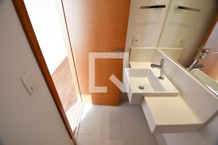 Lavabo de apartamento para alugar com 1 quarto, 57m² em Cambuí, Campinas