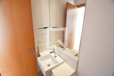 Lavabo de apartamento para alugar com 1 quarto, 57m² em Cambuí, Campinas