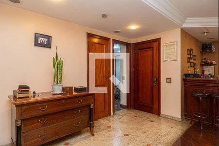 Sala de estar de apartamento à venda com 3 quartos, 220m² em Bela Vista, São Paulo