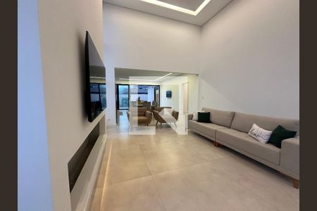 Sala de casa de condomínio à venda com 3 quartos, 196m² em Sítio do Rosário, Barueri